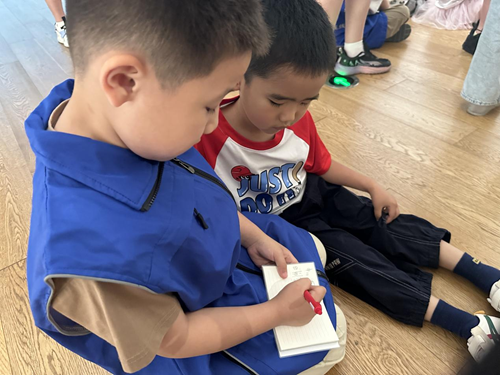 旗帜小记者走进清华大学艺术博物馆——探秘织绣与家具里的东方美学(图12)