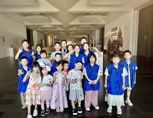 旗帜小记者走进清华大学艺术博物馆——探秘织绣与家具里的东方美学(图13)